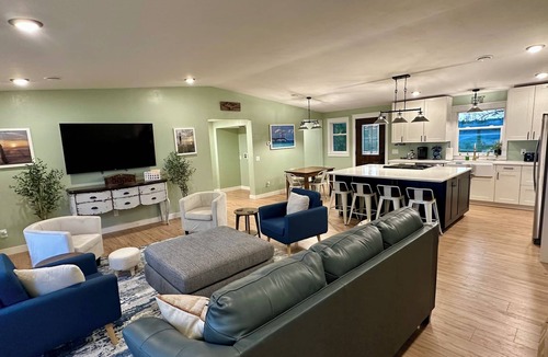 Menominee House | Sunrise Retreat