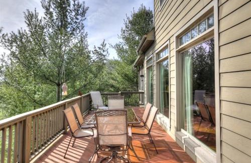 Big Canoe House | Sunrise Ridge - Read Fireside Lounge on the Screened Deck
