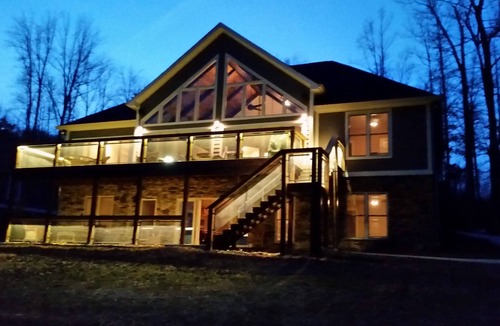 Cadiz House | Sunrise Serenity Luxury Lake House, Incredible Views! Private Dock Lake Barkley
