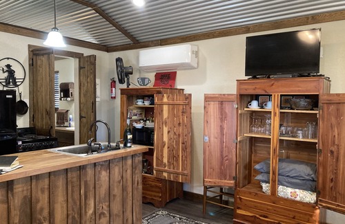 McLennan County Cabin | Sunrise Sunset Peaceful Country Cabin