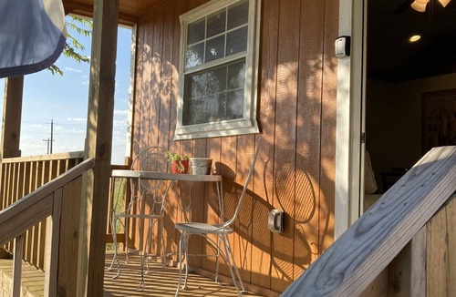 McLennan County Cabin | Sunrise Sunset Peaceful Country Cabin
