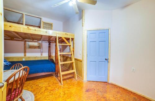 Elkhart Apartment | Sunrise & Sunset Views: Rural Elkhart Studio!
