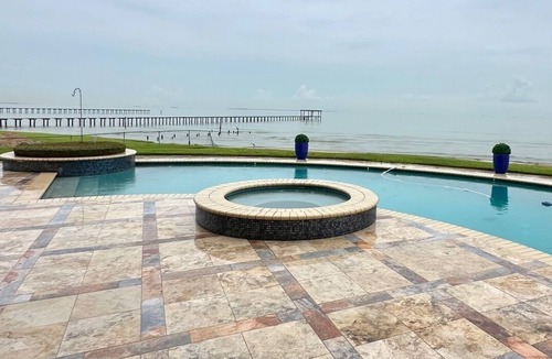 El Lago Villa | Sunrise Villa