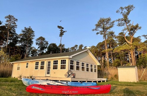 Point Lookout Cottage | Sunrise Waterfront Cottage with Dock & Kayaks!