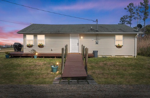 Point Lookout Cottage | Sunrise Waterfront Cottage with Dock & Kayaks!