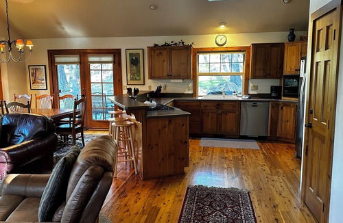 Deer Park House | Sunriver Custom Home 5 bedrooms!