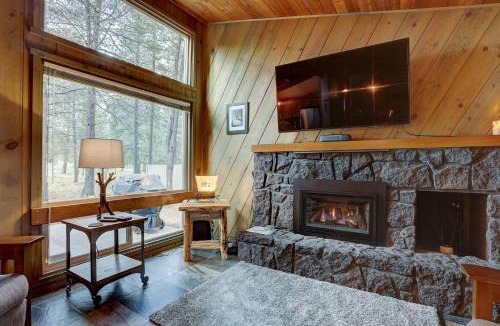 Overlook Park House | Sunriver Escape Sleeps 8 Pet Friendly SHARC Hot Tub