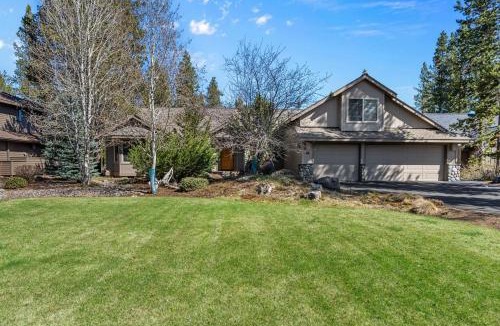 Deer Park House | Sunriver Maury Retreat