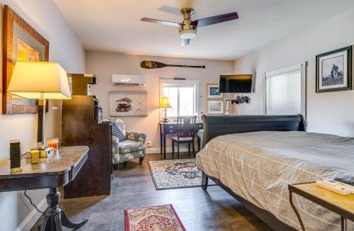 Monticello Apartment | Sunroom and Dock Access at Lake Freeman Studio!