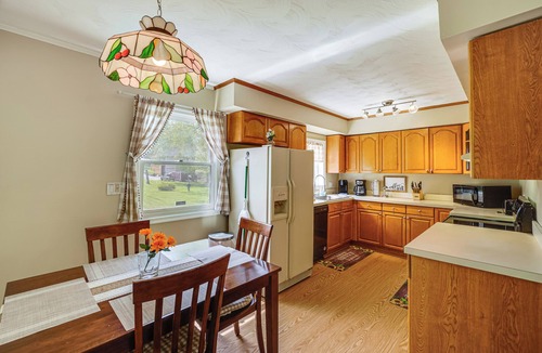 Kabletown House | Sunroom & Patio! Quiet Retreat on Shenandoah River