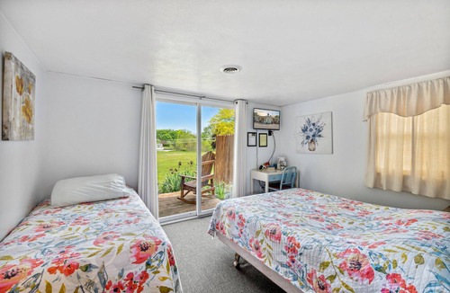 Hudson Hotel | Sunset Acres Motel