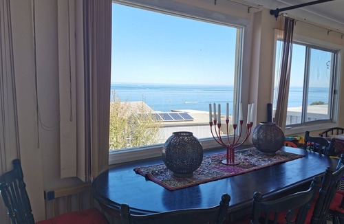 O'sullivan Beach House | Sunset and Ocean view beach house