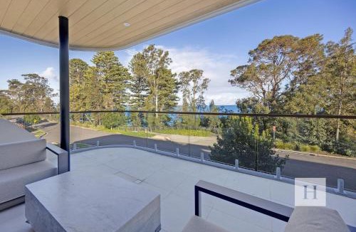 Morisset Park House | Sunset and Serenity Trinity