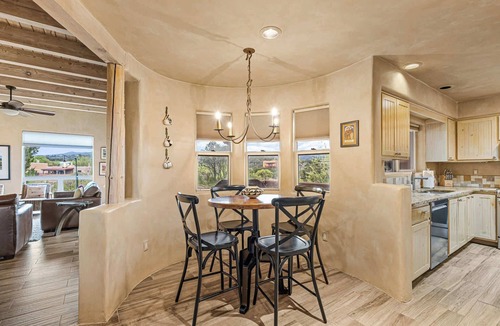Northeast Santa Fe House | Sunset and Sunrise Views, Amazing Primary Suite