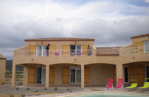 Tournissan Apartment | "Sunset apartment" at La petite Auberge, 1 - 5 p in a haven of peace!