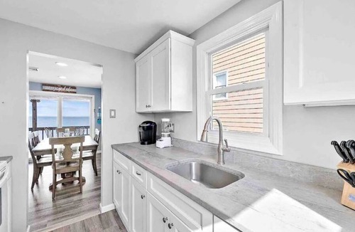 North Beach Haven House | Sunset Bay LBI upper unit