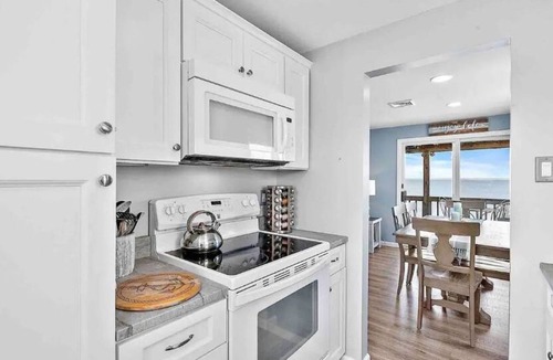 North Beach Haven House | Sunset Bay LBI upper unit