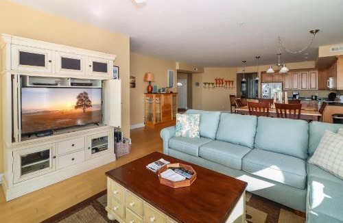 Chincoteague House | Sunset Bay Villa 116 - Waterfront with shared pool!