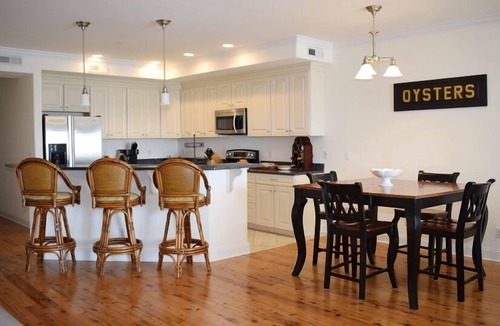 Chincoteague Condo | Sunset Bay Villa #315- Waterfront Condo w/Pool & Gym