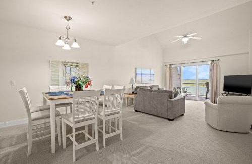Chincoteague House | Sunset Bay Villa 312 - Waterfront & includes a boat slip!