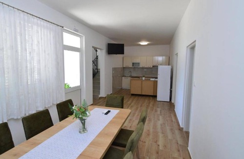 Cove Tri Zala (Zrnovo) House | Sunset Bay Villa - Four Bedroom Holiday Home with Terrace