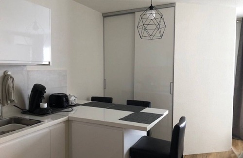 La Petite Motte Apartment | Sunset beach access 37/38, 4-person apartment, air-conditioned, wifi and private parking