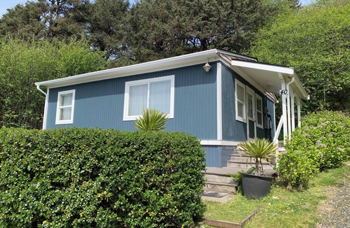 Moclips Cottage | Sunset Beach Cottage, charming, clean & comfortable with ocean-view