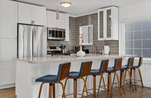 Huntington Beach Condo | SUNSET BEACH HAVEN - Walk to the Beach & Restaurants, FREE PARKING