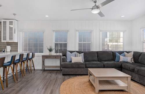 Huntington Beach Condo | SUNSET BEACH HAVEN - Walk to the Beach & Restaurants, FREE PARKING