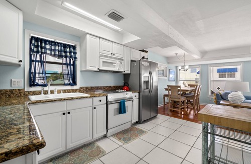 Sunset Beach House | Sunset Beach House | Pet-Friendly + Short Walk to the Beach