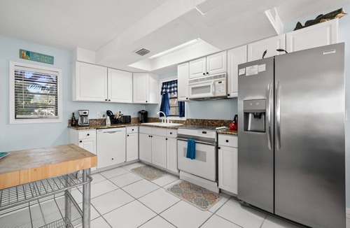 Sunset Beach House | Sunset Beach House | Pet-Friendly + Short Walk to the Beach
