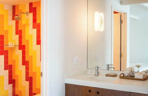 Shelter Island Heights Hotel | Sunset Beach Hotel