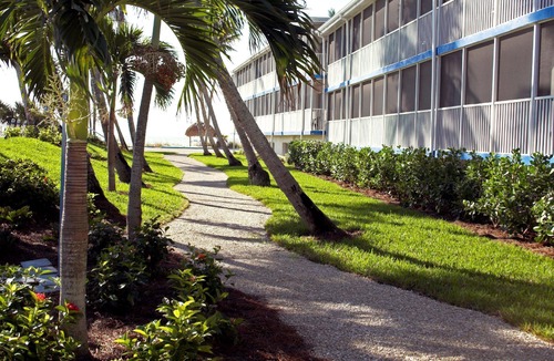 Sanibel Hotel | Sunset Beach Inn