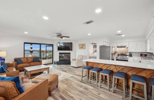Graford House | Sunset Bluff @ PK | Dock and Hot Tub! Sleeps 12