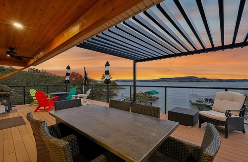 Graford House | Sunset Bluff @ PK | Dock and Hot Tub! Sleeps 12