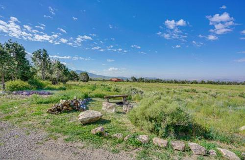 Spanish Valley House | ‘Sunset Cabin’ near Moab w/Stunning Views!