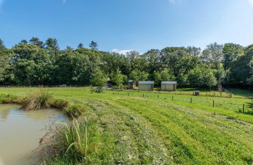 Barnstaple House | Sunset Cabins - Studio Pod-Sleeps 3-TJSSSC