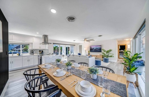 Garden Isles House | Sunset canal Pool 3BDR