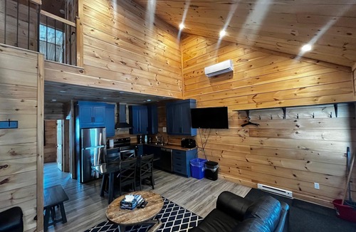 Terra Nova Ski Chalet | Sunset Chalet # 3: Super Chalet 4 Bedrooms Sleeps 8, 2 Full Bathrooms-Kitchen