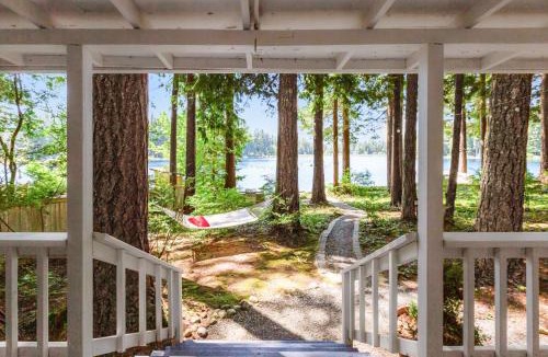 Fall City Hotel | Sunset Chalet at Lake Alice