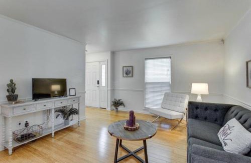 Murfreesboro House | Sunset Cottage 2 bed 1 bath Pet-Friendly