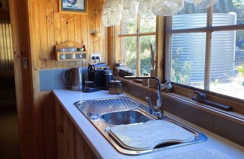 Alexandrina Cottage | Sunset Cottage. Absolute Waterfront with Beautiful Sunset Views