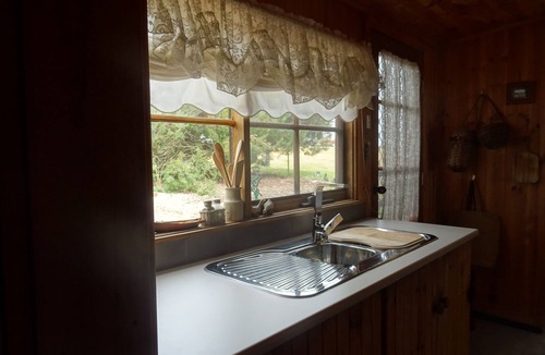 Alexandrina Cottage | Sunset Cottage. Absolute Waterfront with Beautiful Sunset Views