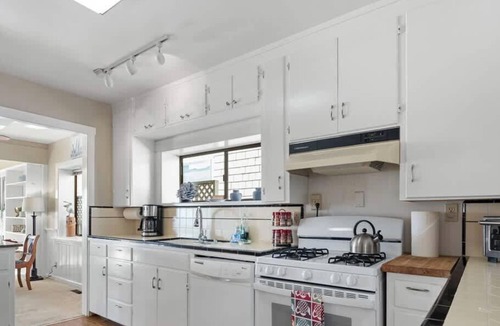 Eastside Santa Cruz House | Sunset Cottage