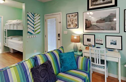 Fort Walton Beach Apartment | Sunset Cottages #1A