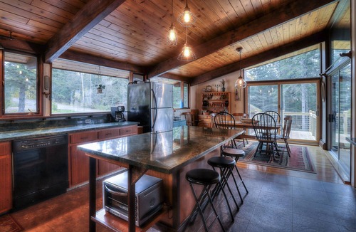 Rangeley House | Sunset Cove | Dock, Canoes, Games & Fire Pit