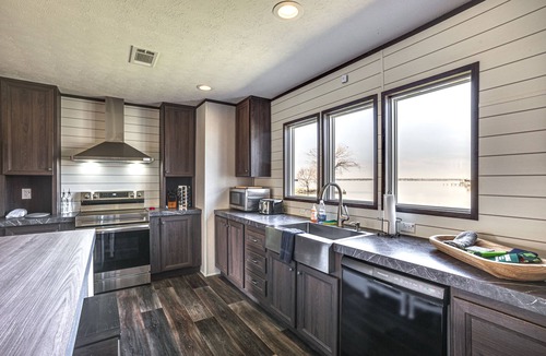 Onalaska House | ‘Sunset Cove’ Lakefront Rental w/Private Dock!