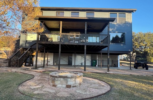 Point Venture House | Sunset Cove Lakehouse 4-bed plus loft Waterfront Closest to the Park - Boat Ramp
