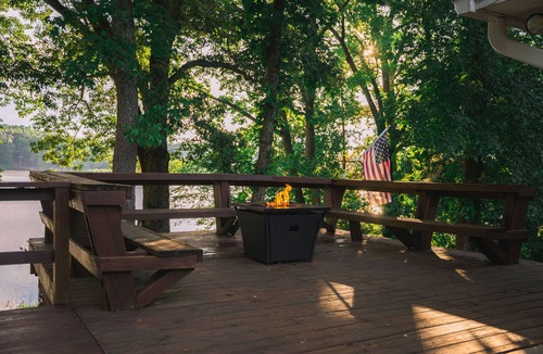 Camden House | Sunset Cove - Waterfront - Private Slips - Relax & Unwind on KY Lake - TN River