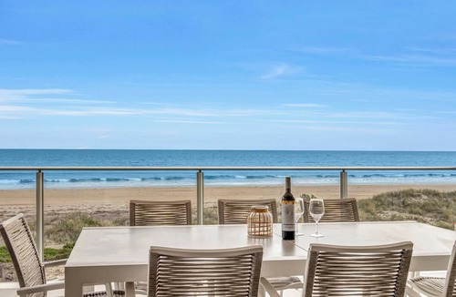 Moana Apartment | Sunset Delight Hamptons style Beachfront Living